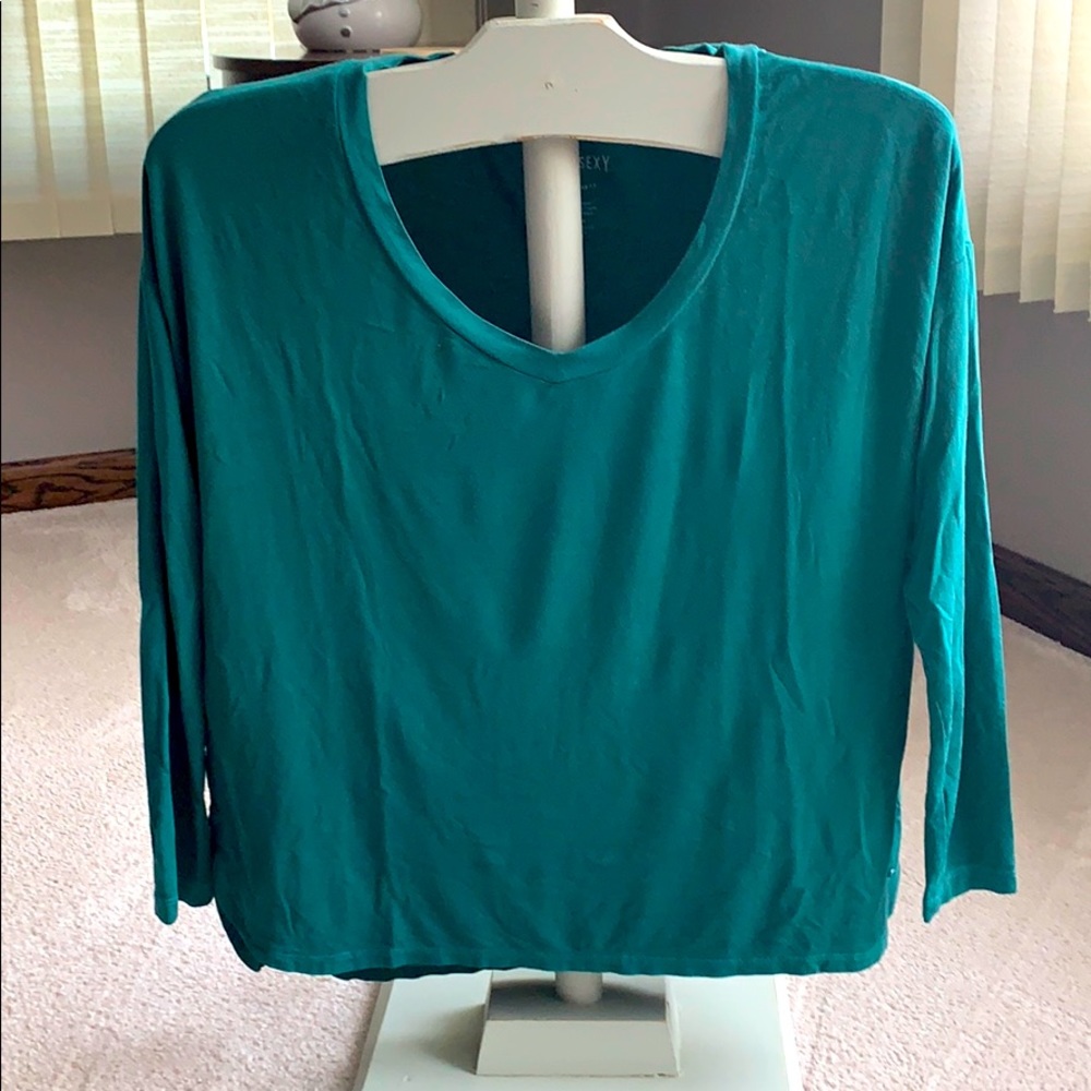 AE Long sleeve v-neck top